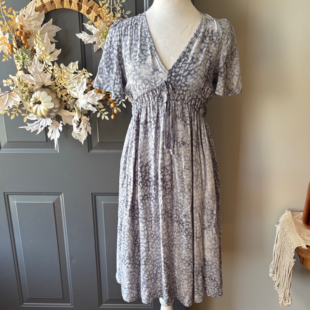 Elegant Gray Patterned Dress